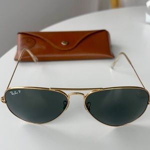 Ray-Ban Aviator Classic Polarized Gold/Green| $215 Originally